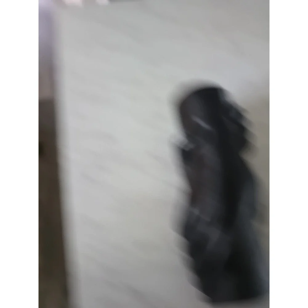 Resin Vase Hands Wrapped Around It. Black. Decoration  Gift.‎ 573